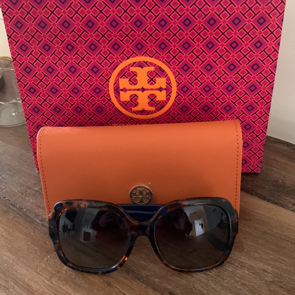 🎉 😎🌸☀️ HP Tory Burch sunglasses